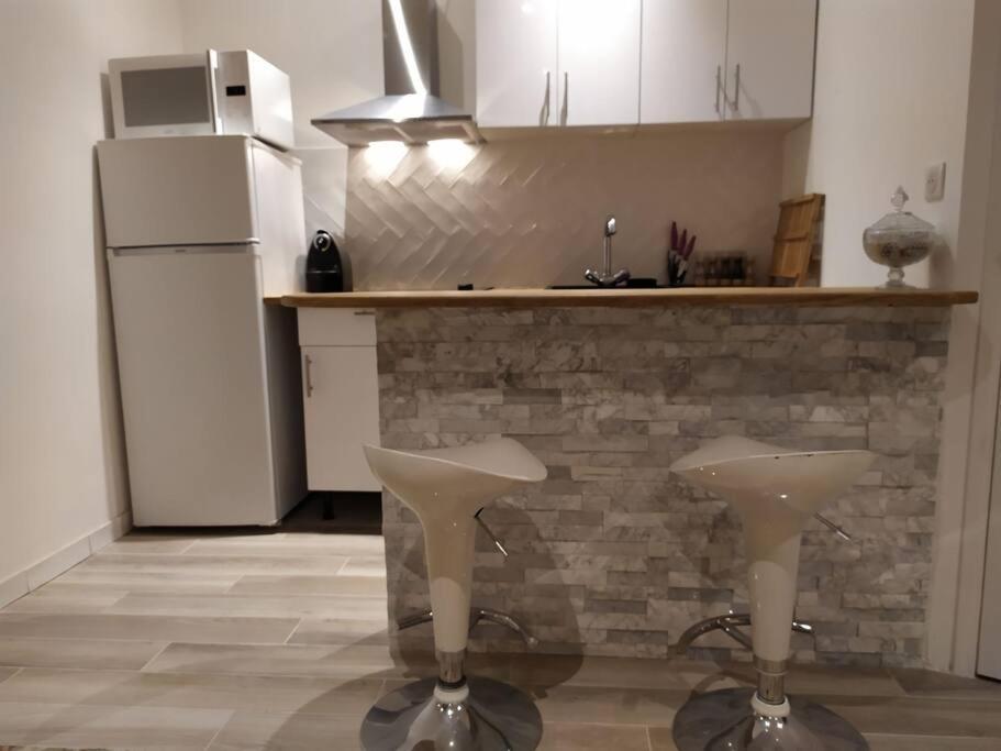 Charmant Studio Au Coeur De Каси Экстерьер фото