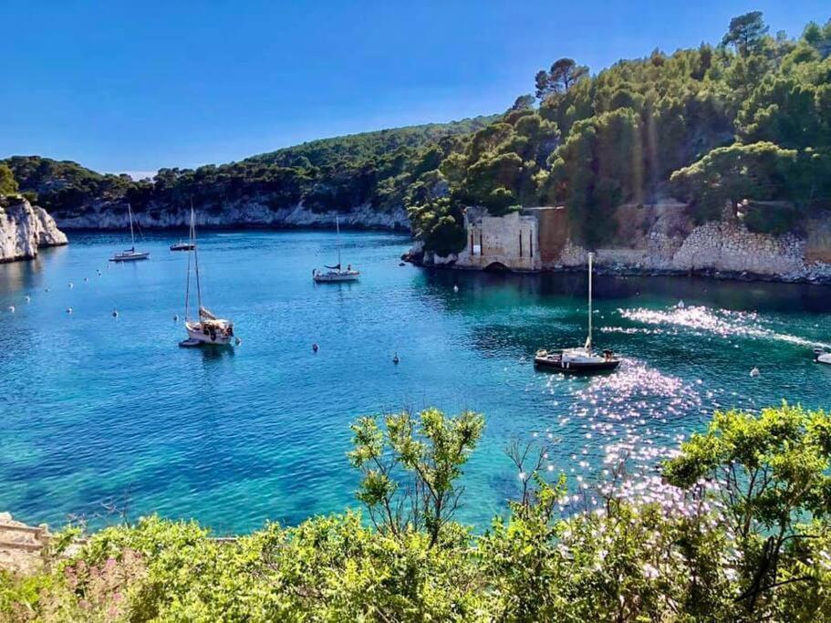 Charmant Studio Au Coeur De Каси Экстерьер фото